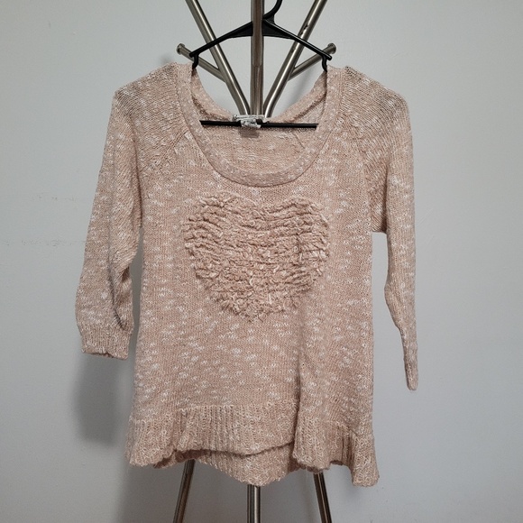 Cozy Heart Sweater - Picture 1 of 4
